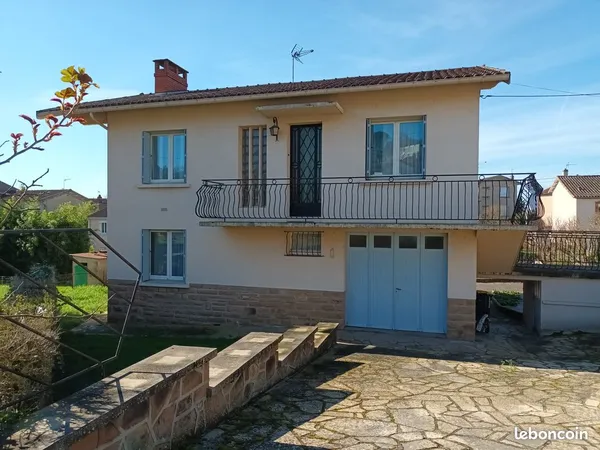 Maison indépendante, quartier calme, proche écoles et commerces