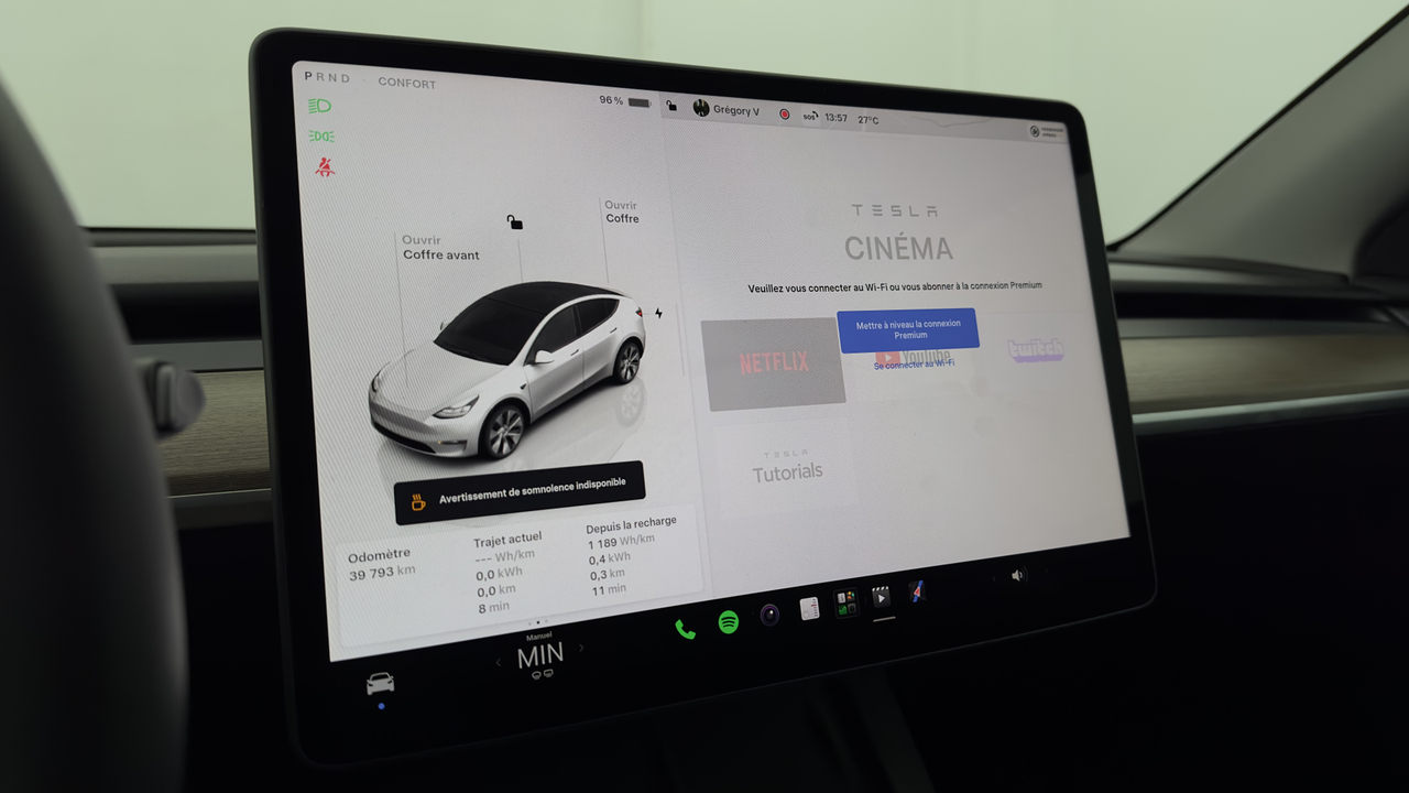 Tesla MODEL Y Standard RWD — photo 27