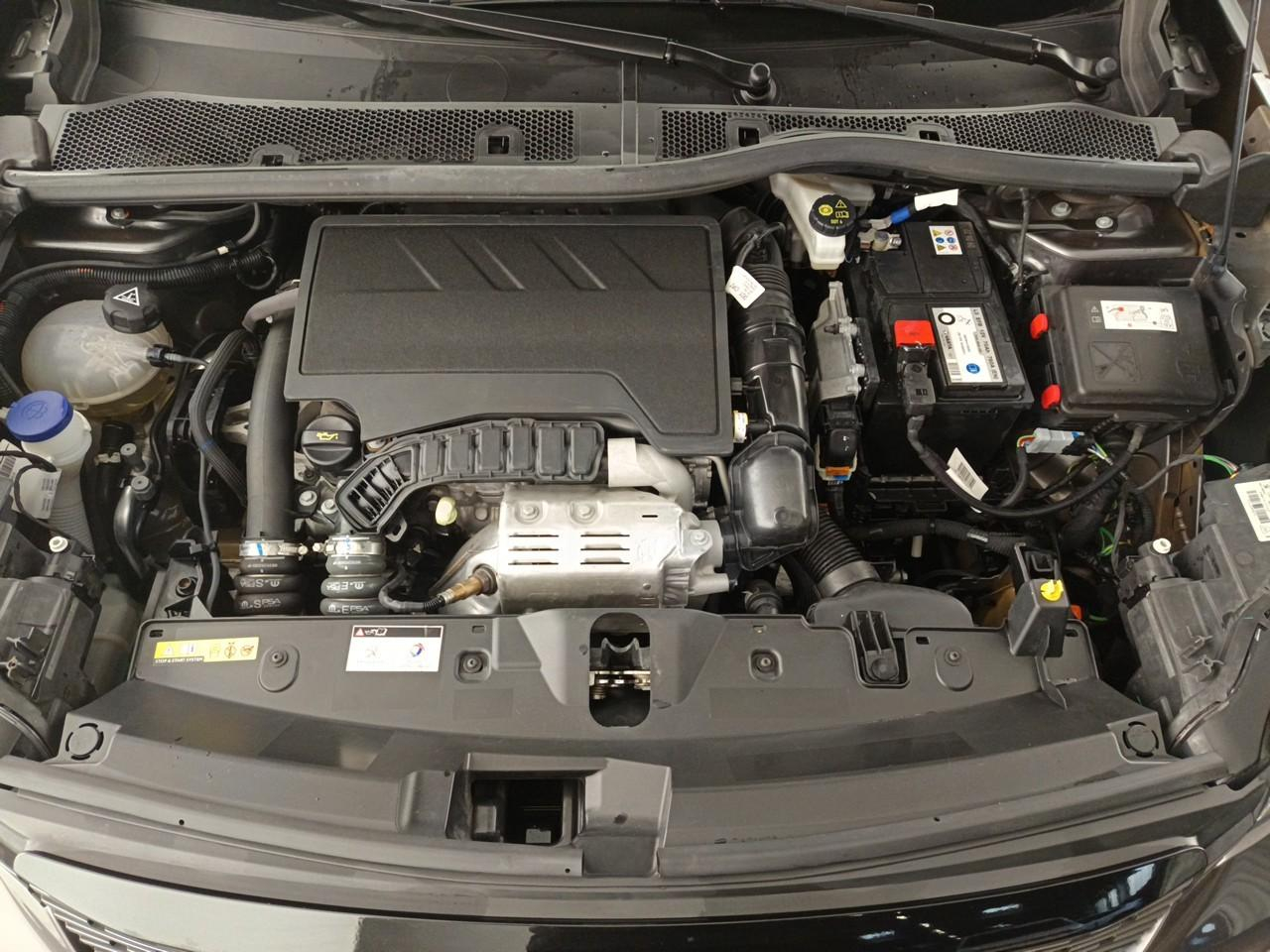 Peugeot 2008 puretech 130 s&s eat8 allure pack — photo 14