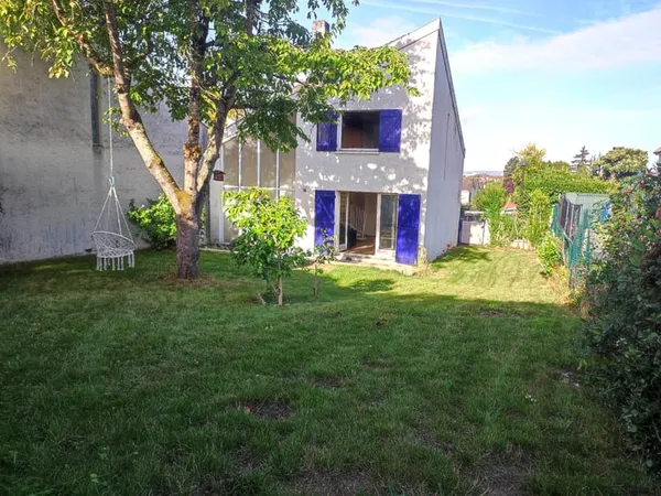 MAISON ATYPIQUE VILLETANEUSE