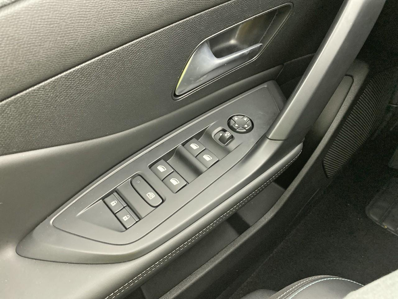 Peugeot 308 hybrid 145 e-dcs6 allure — photo 20