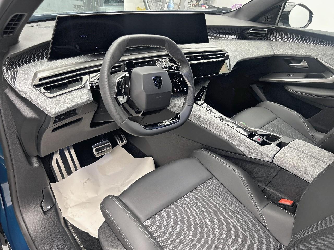Peugeot 3008 hybrid 145 e-dcs6 gt — photo 9