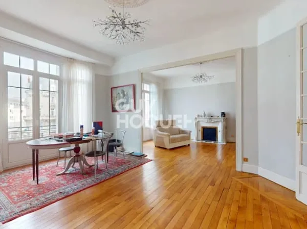 Appartement 5 pièces 147 m²