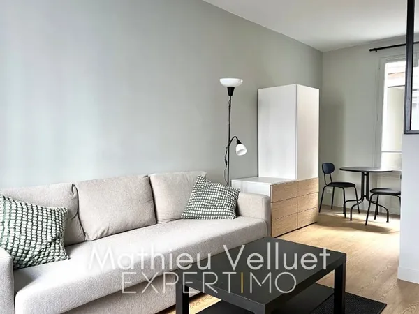 Paris 18e Montmartre / Abbesses Studio 22 m2 entièrement rénové par architecte DPE D