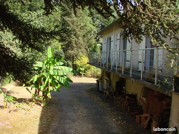 LA CRECHE : Maison d'habitation en bord de Sèvres Niortaise / Centre ville / Proche commerces / Ecol