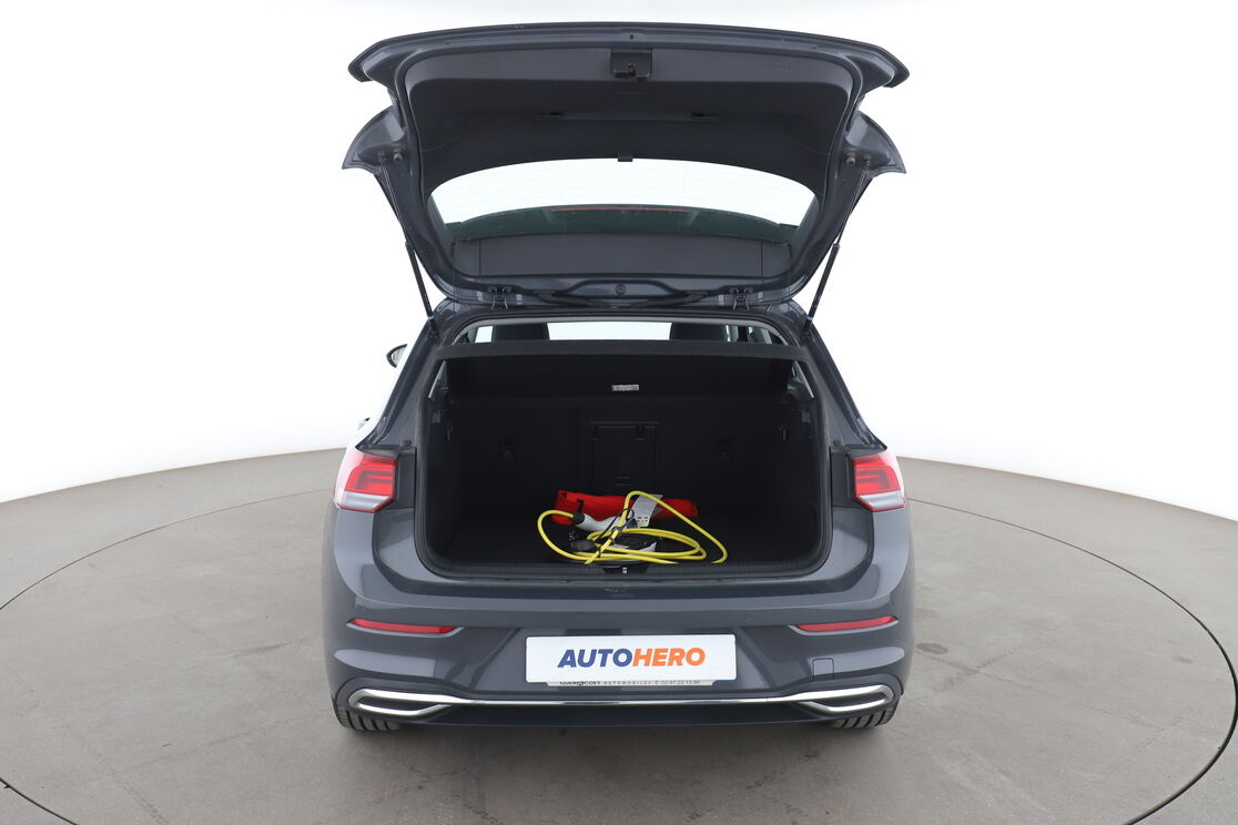 Volkswagen Golf VIII 1.4 Hybrid Rechargeable OPF Style DSG6 — photo 15