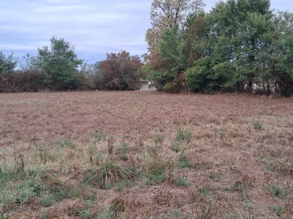 Terrain 1500 m²