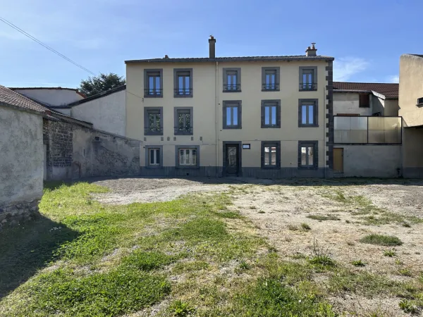 ENNEZAT centre maison à terminer de 210 m2