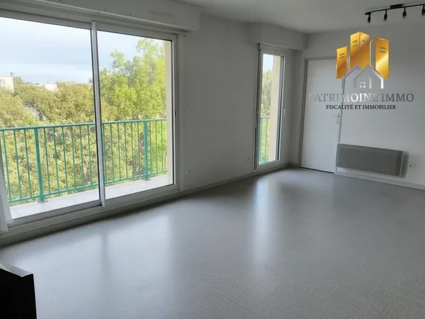 Appartement 4 pièces de 79 m² avec balcon, terrasse et parking