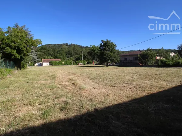 A vendre un terrain de 1554 m² viabilisé
