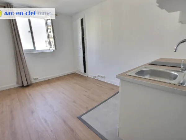 Studio 16 m2 Rue La Fayette Canal Saint Martin