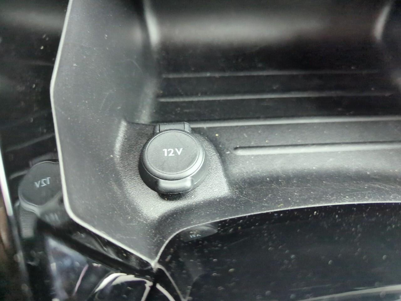 Peugeot 2008 hybrid 145 ch e-dcs6 allure — photo 26