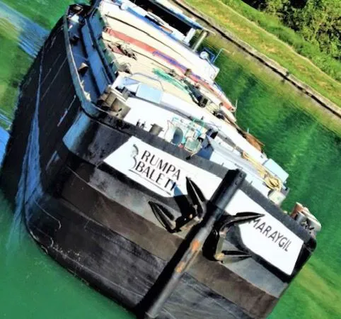 Péniche freycinet 28,91 m - habitation navigante - 1954 - certificat 2030