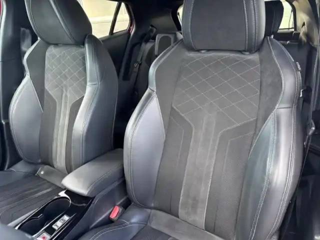 Peugeot 2008 1.5 bluehdi 130ch s&amp;s gt pack eat8 125g — photo 12