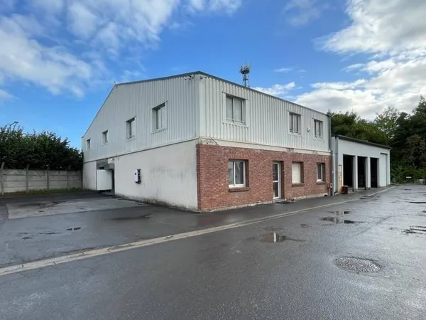 Local d'activité 1235 m²