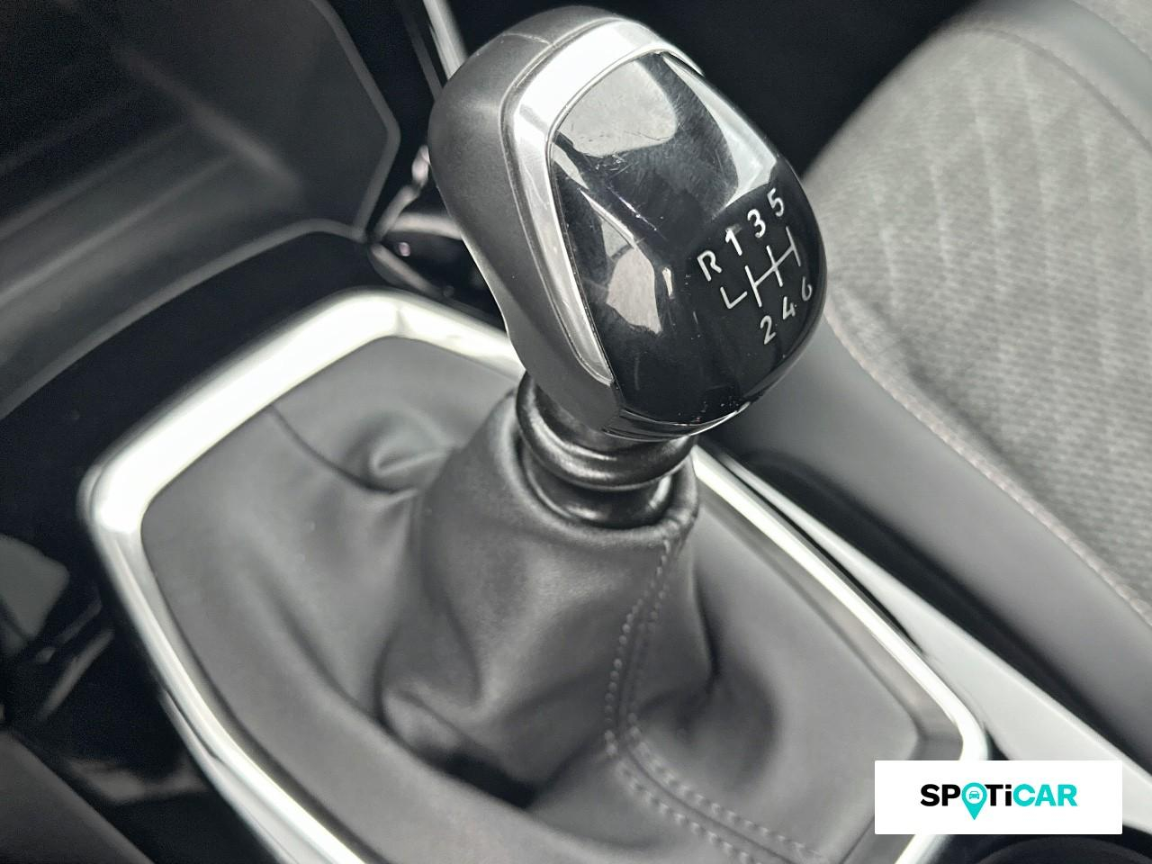 Peugeot 2008 1.2 puretech 100ch s&s allure — photo 14