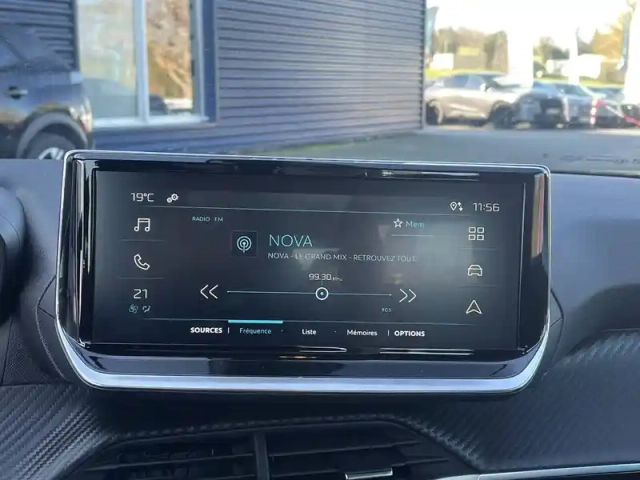 Peugeot 2008 electrique 50 kwh 136 ch — photo 11