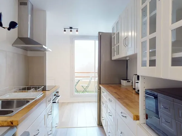 Colocation à Champs-sur-Marne : Appartement de 9m2