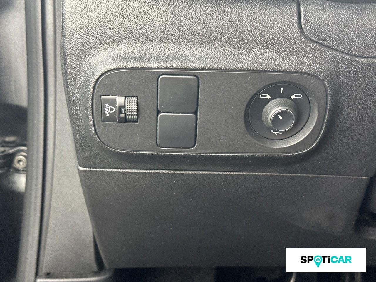 Citroën C3 1.2 puretech 110ch s&s shine business 124g — photo 17