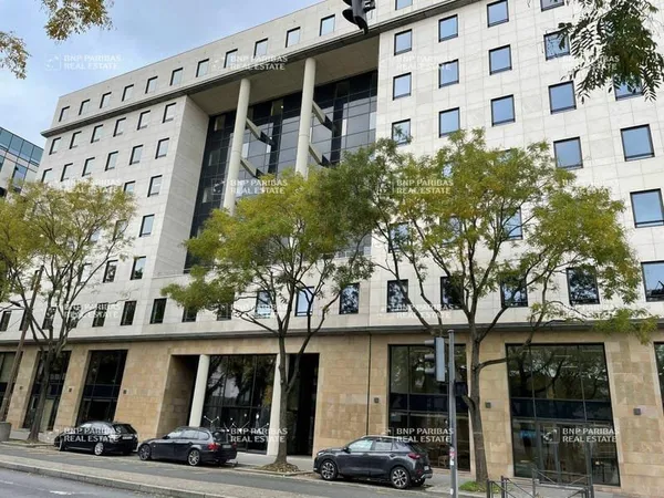Bureaux 1 pièce 552 m²