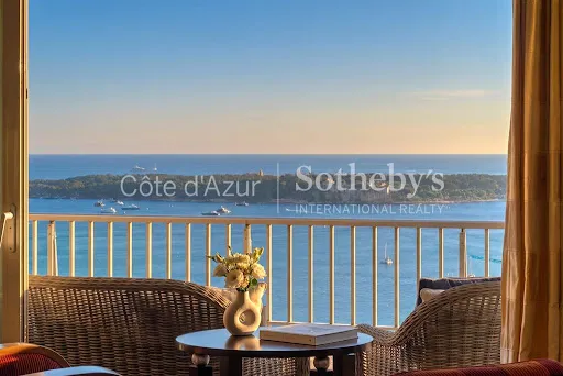 Appartement 6 pièces 240 m²