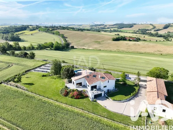 Maison 7 pièces 262 m²