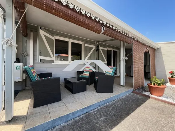 Jolie maison F4 de plain-pied centre ville Saint Joseph