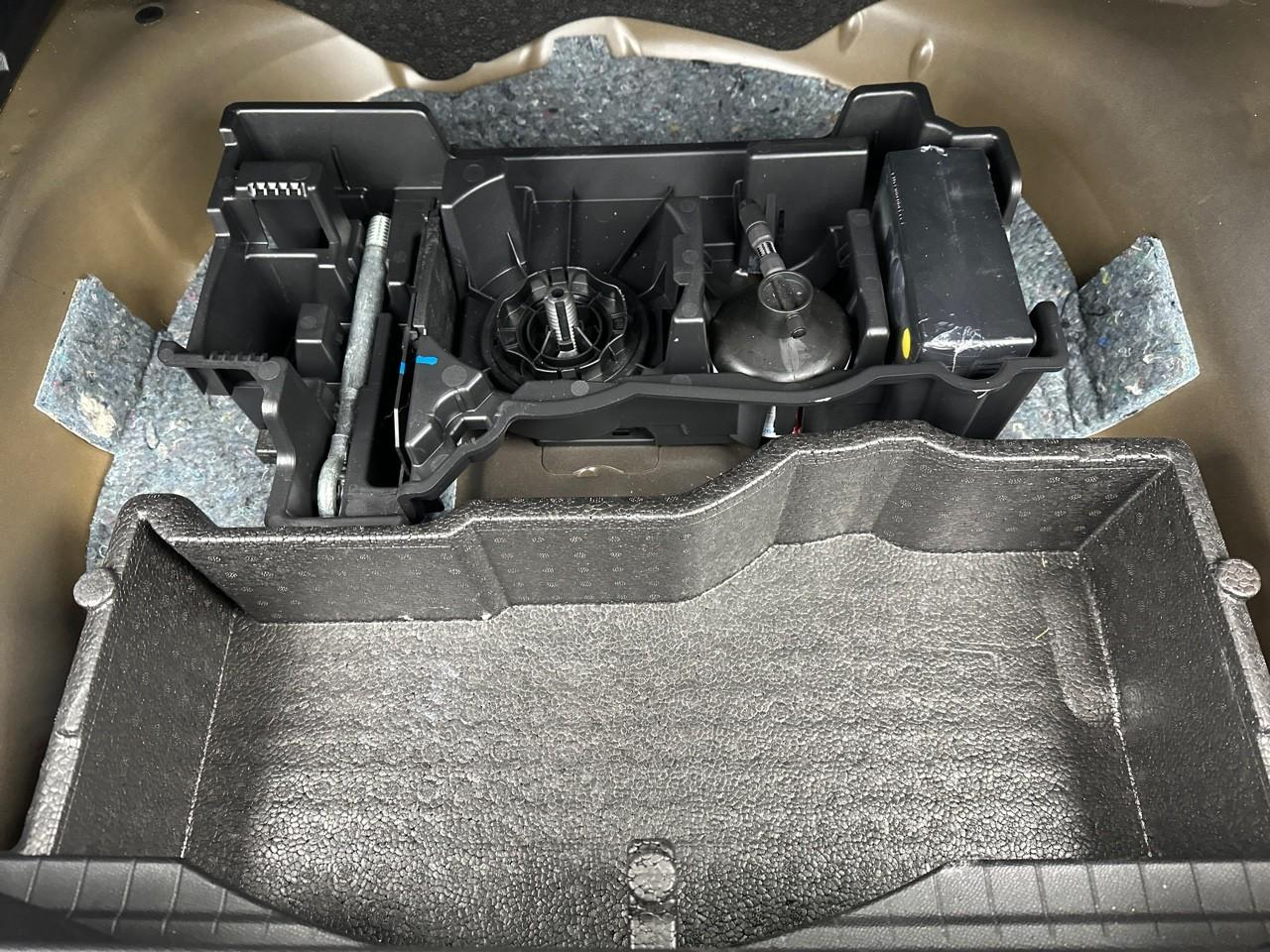 Peugeot 2008 puretech 130 s&s eat8 allure — photo 33
