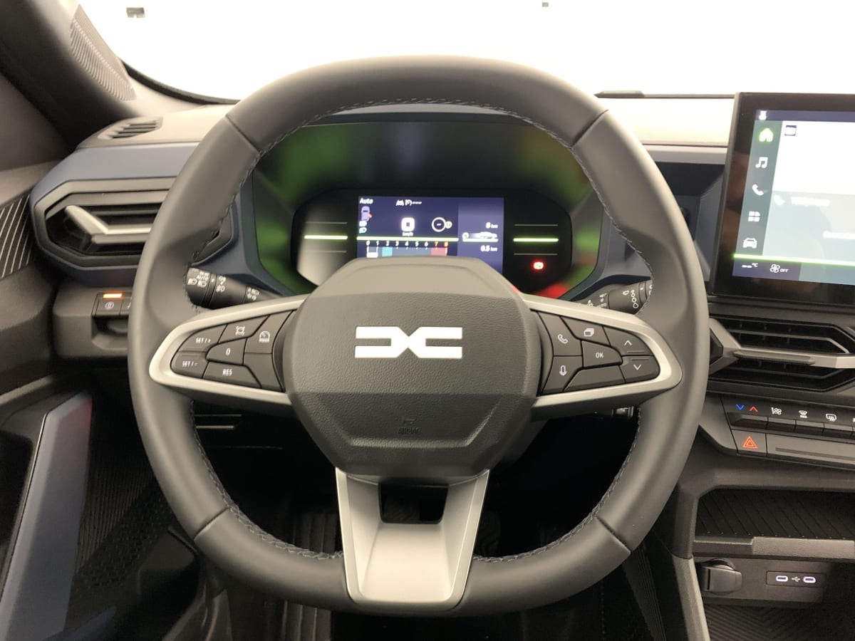 Dacia Duster — photo 11