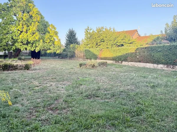 Terrain 900 m² Macon