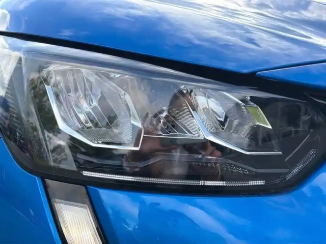 Peugeot 208 electrique 50 kwh 136ch — photo 16