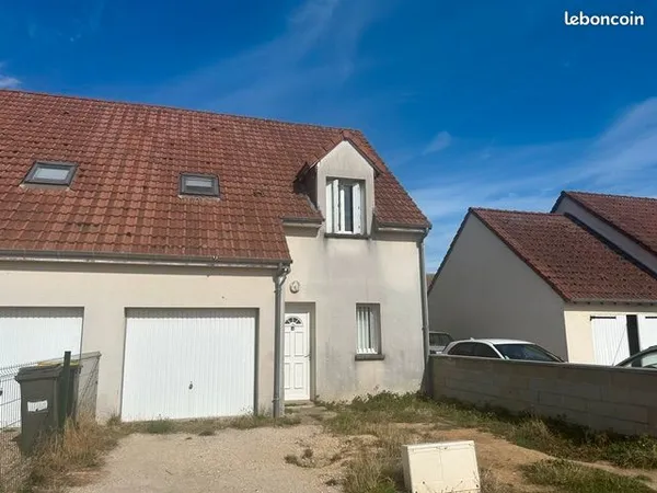 A vendre maison à VILLEBAROU T4 avec jardin et garage secteur calme