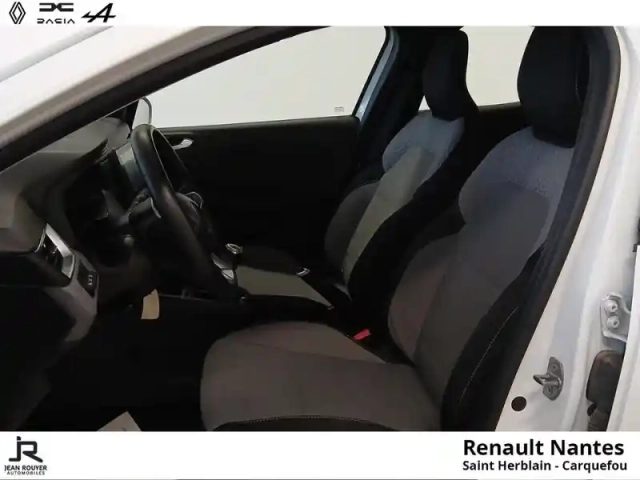 Renault Clio 1.0 tce 90ch evolution — photo 26