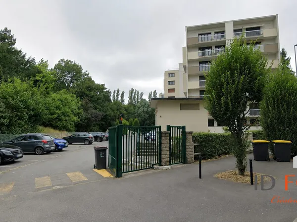 T2 ATHIS-MONS PROCHE GARE