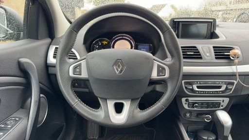 Renault Megane 1.5 dCi 110 EDC6 - Dynamique – 2012 – 96665 km – Diesel – Boîte Automatique — photo 27
