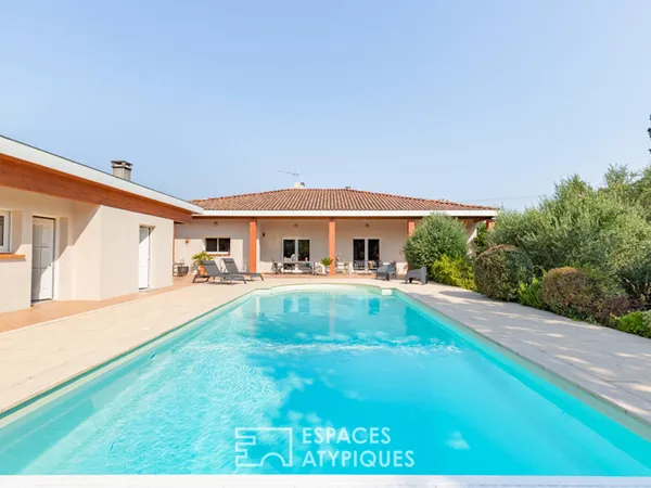 Villa d'architecte en lisière de la forêt du Fau