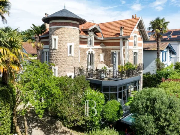 BAYONNE, QUARTIER DES ARENES, TRÈS BELLE MAISON BOURGEOISE DE 27
