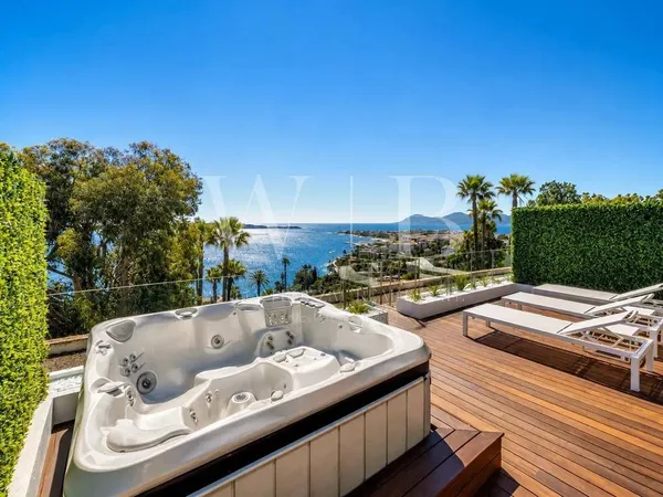 Penthouse 5 pièces 145 m²
