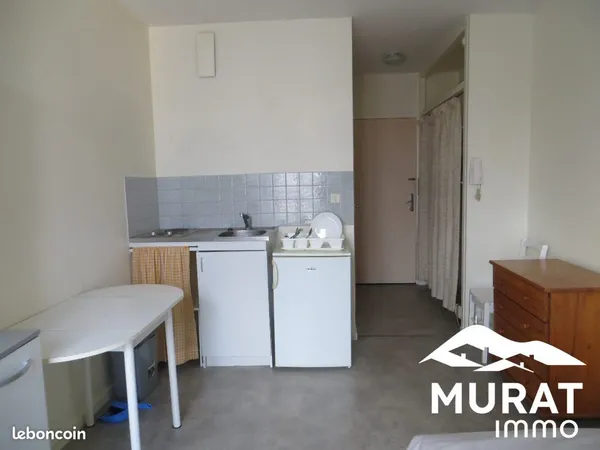 Studio 1 pièce 18 m²