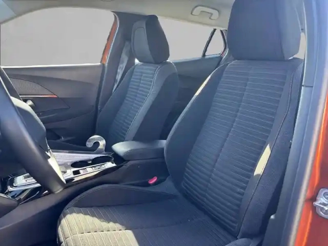 Peugeot 2008 electrique 136 ch — photo 11