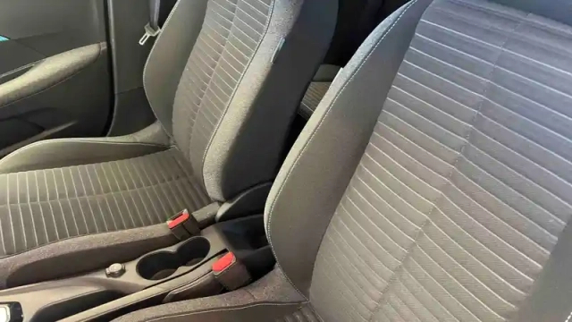 Peugeot 208 puretech 75 s&amp;s bvm5 — photo 12
