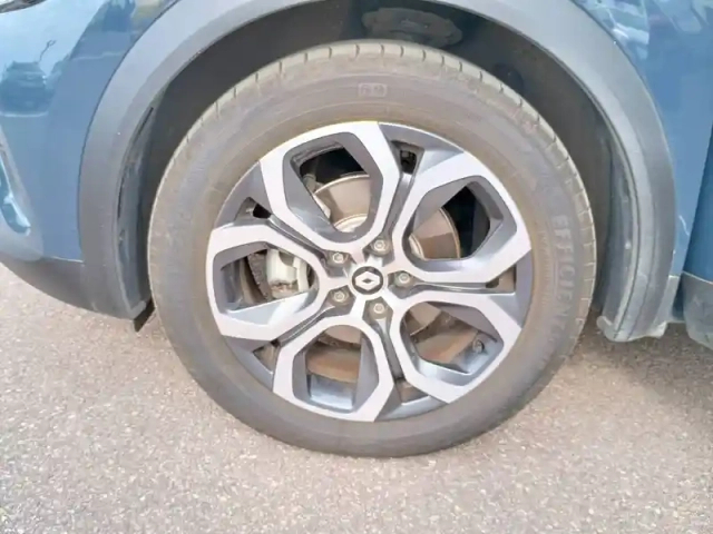 Renault Captur e-tech plug-in 160 - 21 — photo 13
