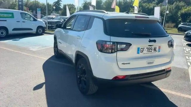 Jeep Compass 1.3 phev t4 190 ch 4xe eawd — photo 3