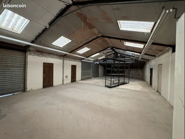Entrepôt / garage 155m²