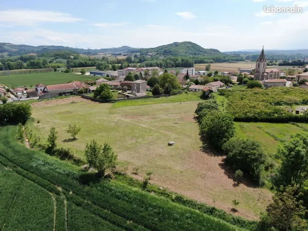 Terrain à bâtir de 500 m² à CHATEAUNEUF-DE-GALAURE (26)