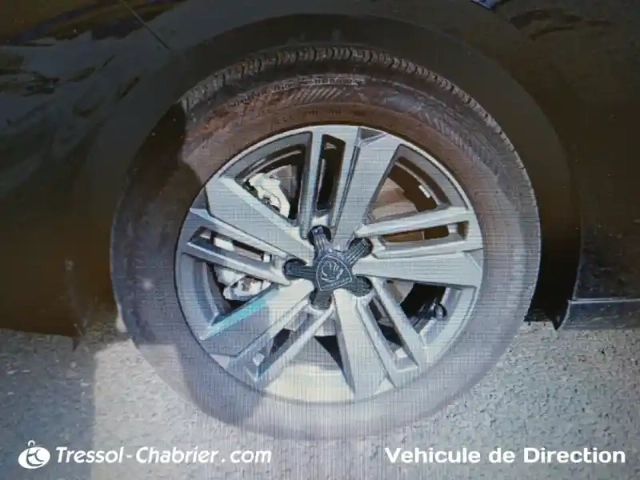 Peugeot 308 hybrid 145 e-dcs6 — photo 9