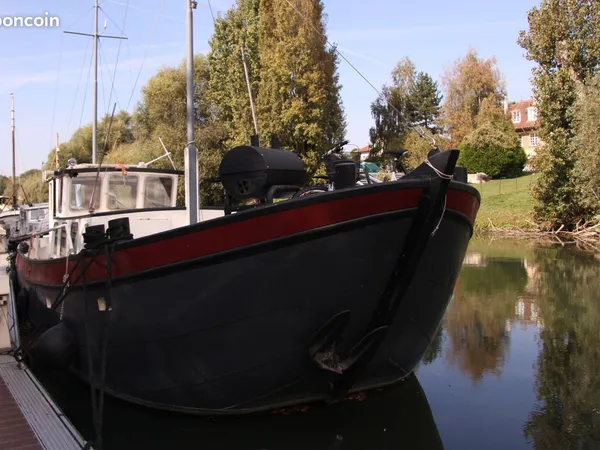 Péniche Poissy