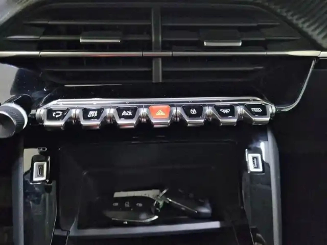Peugeot 208 electrique 50 kwh 136ch — photo 59