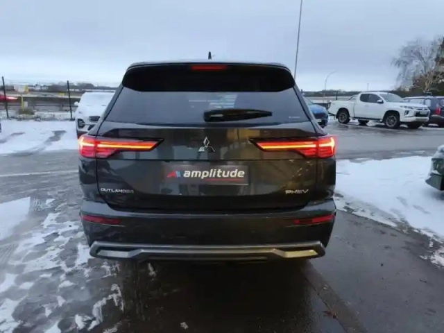 Mitsubishi Outlander 2.4 phev 306ch intense 4wd — photo 6