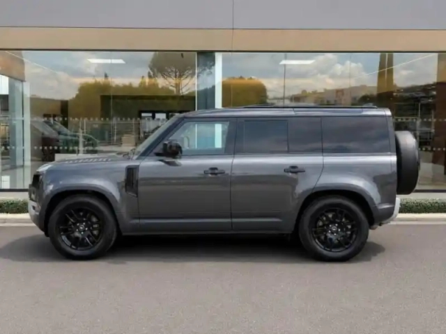 Land Rover Defender 110 2.0 p300e phev s — photo 3